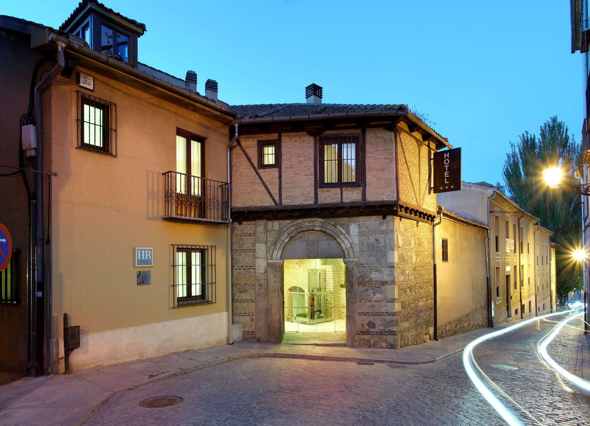 Exe Casa De Los Linajes Сеговія Екстер'єр фото